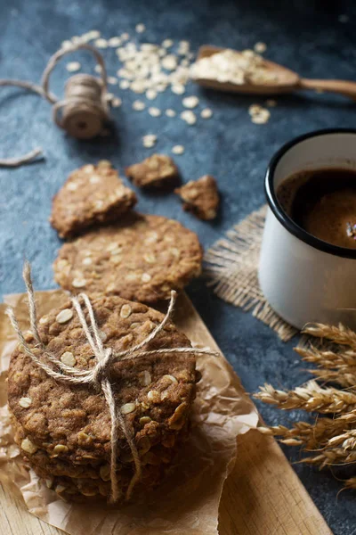 Homemade Oatmeal Fitness Cookies Black Coffee Wooden Board Dark Stone — Stock Photo, Image