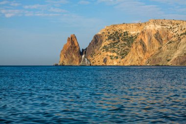 Yatay montaj shore, güzel deniz manzarası, seçici odak 
