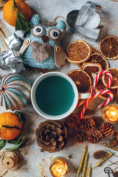 Vagy Karácsonyi Összetétele Kék Tea Mandarin Száraz Narancs Kúpok Fahéj — Stock Fotó