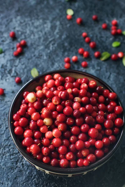 Raw Organic Fresh Cowberry Lingonberry Bowl Dark Stone Table Healthy — Stock Photo, Image