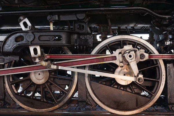 akış treninin tekerlekleri