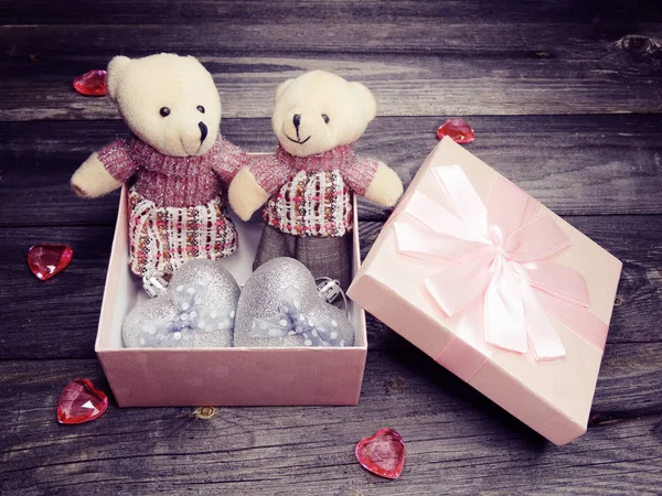 Menyukai Komposisi Hari Kasih Sayang Dengan Hati Kotak Hadiah Boneka — Stok Foto