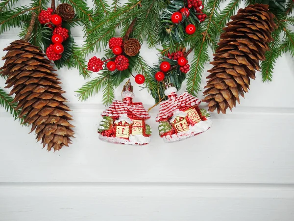 Fondo Navidad Decoración Con Luces Guirnalda Ramas Abeto Tablero Madera —  Fotos de Stock