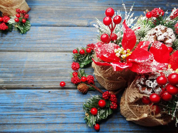 Bagas Frutas Natal Maçã Decoração Com Ramos Abeto Neve — Fotografia de Stock