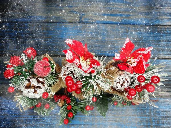 Fondo Navidad Decoración Con Luces Guirnalda Ramas Abeto Tablero Madera — Foto de Stock