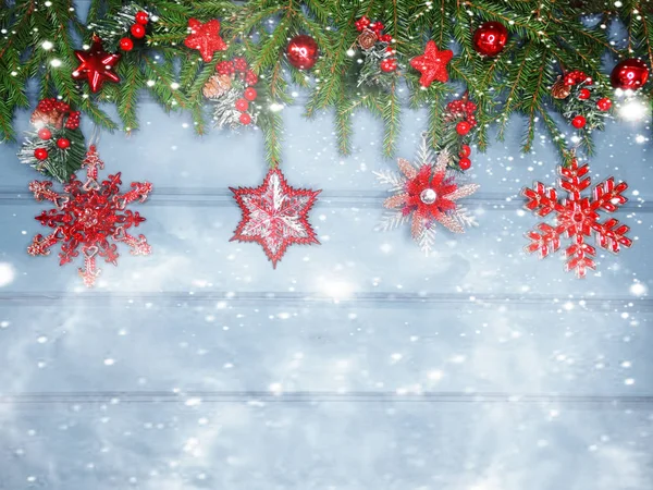 Kerstmis Achtergrond Decoratie Met Spar Takken Garland Lichten Oude Houten — Stockfoto