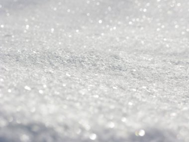 Beyaz arka plan renkli Noel ışık garland kar bulanık