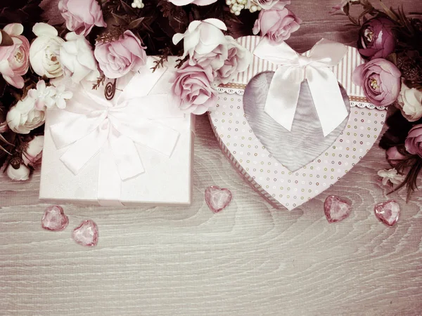 Amor Día San Valentín Caja Regalo Con Corazones Flores Rosa — Foto de Stock