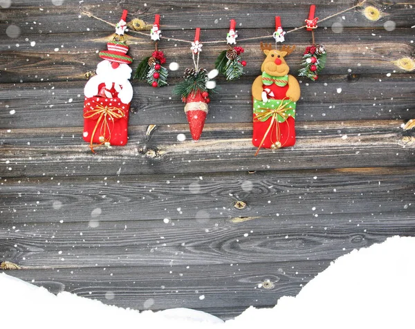 Φόντο Χριστουγεννιάτικο Και Διακόσμηση Χιόνι Κλαδιά Έλατου Την Παλιά Ξύλινη — Φωτογραφία Αρχείου