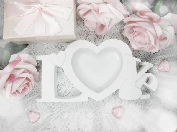 Amor Dia Dos Namorados Caixa Presente Com Corações Flores Rosa — Fotografia de Stock