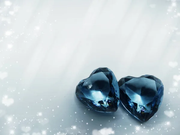 Κρύσταλλο Κόσμημα Δύο Καρδιές Αγάπη Φόντο Ημέρα Του Αγίου Βαλεντίνου — Φωτογραφία Αρχείου