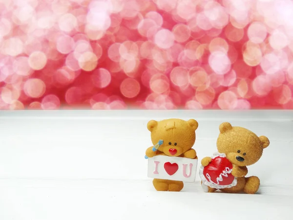 Cinta Pernikahan Komposisi Kartu Ucapan Dengan Kotak Hadiah Hati Boneka — Stok Foto