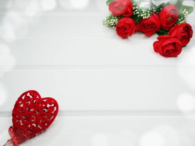 Sevgiliye gün aşk gül çiçek
