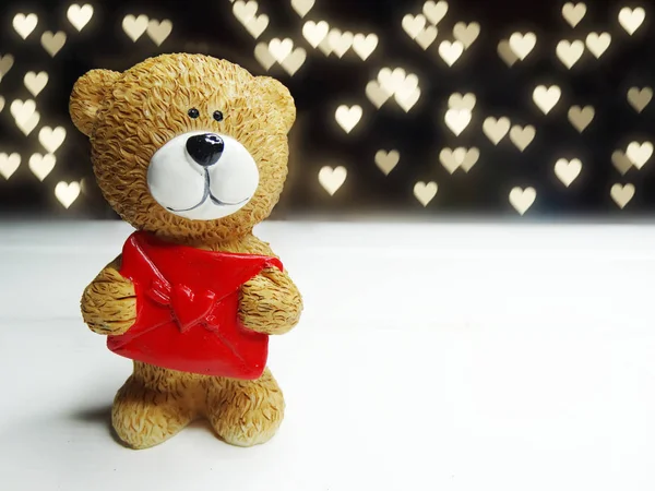 Composición del día de San Valentín de oso de peluche y corazón —  Fotos de Stock