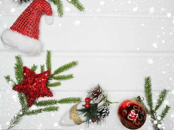 圣诞节背景装饰着木板上的雪 — 图库照片