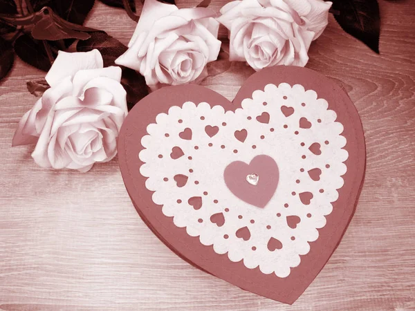 Geschenk-Box und Rose Blumen Grußkarte Valentinstag Liebe hol — Stockfoto