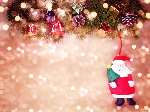 Karácsonyi Santa dekoráció a fényes háttér girland új — Stock Fotó