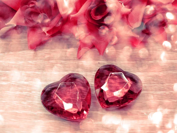 Κρύσταλλο κόσμημα καρδιές τριαντάφυλλα μπουκέτο ημέρα του Αγίου Βαλεντίνου αγάπη διακοπές co — Φωτογραφία Αρχείου