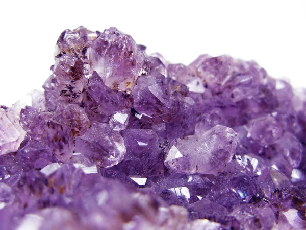 Аметист жемчужный кристалл кварцевого минерального геологического фона — стоковое фото