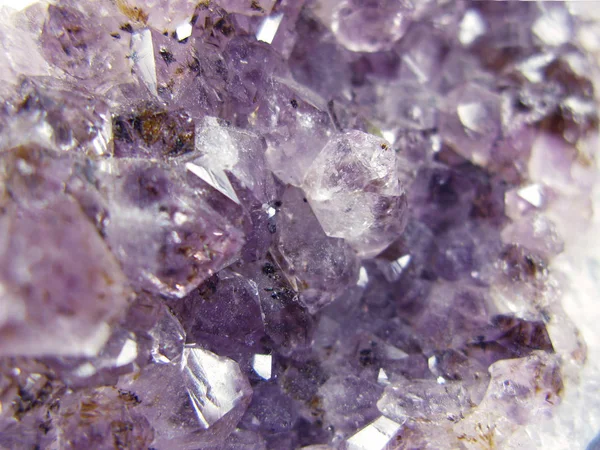 Amethyst drahokam crystal quartz minerální geologického podloží — Stock fotografie