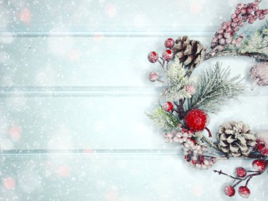 köknar dalları konileri ve kar ile kış arka plan