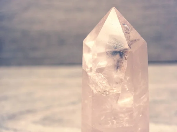 Cristal gemme rose quartz minéral fond géologique — Photo