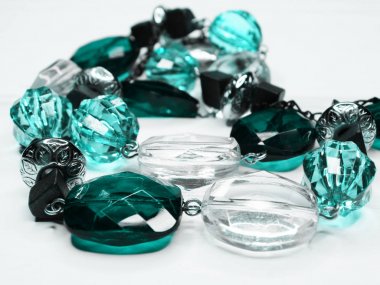 parlak yeşil zümrüt kristalleri lüks moda ile takı boncuk