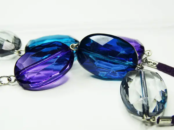Biżuteria Koraliki z jasnych kryształów luksus mody — Zdjęcie stockowe