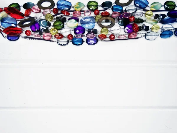 Ékszerek gyöngyök fényes kristályok luxus divat — Stock Fotó