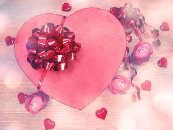 Confezione regalo cuore decorazione per amore regalo di San Valentino — Foto Stock