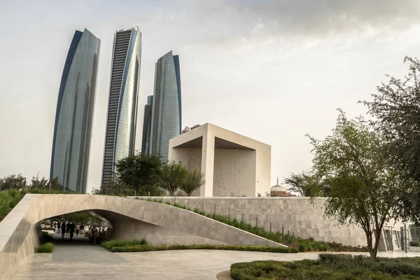 Abu Dabi, BAE 'deki kurucular anıtı.