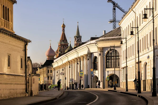 Moskva Downtown Visa Gamla Historiska Arkitektur Varvarka Street Och Kupolen — Stockfoto