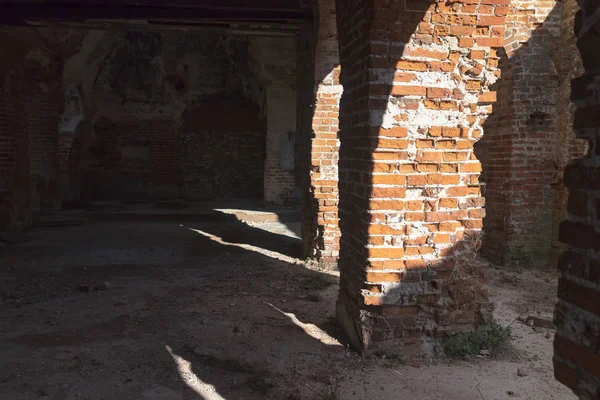 Igreja Abandonada Ruína Interior Arquitetura Tijolo Velho — Fotografia de Stock