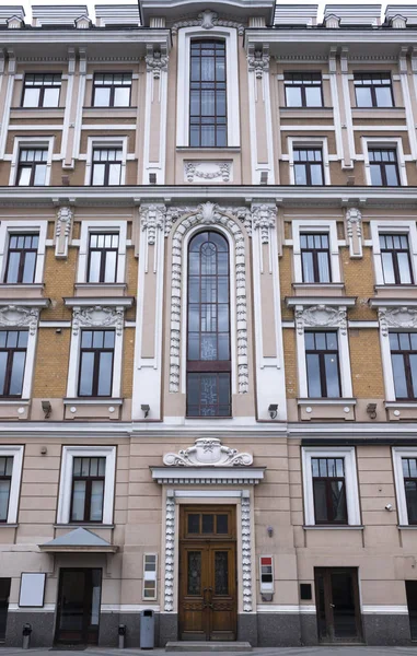 Architettura vintage edificio facciata classica. — Foto Stock