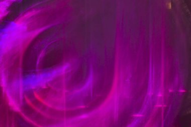 Soyut daire çizgileri mor bulanık arka plan