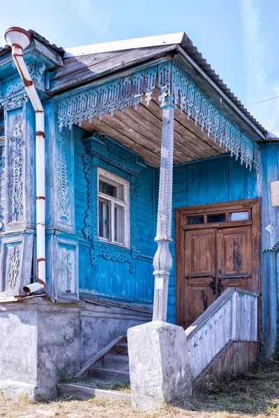 Portico Intagliato Una Vecchia Casa Legno — Foto Stock