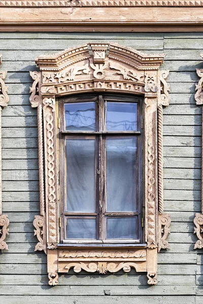 Peperkoek Hout Versieringen Raamdecoratie Van Een Oud Groen Houten Huis — Stockfoto