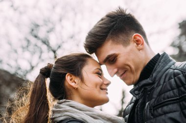 Genç çiftin closeup portresi