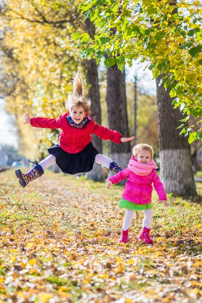 Two Cute Girls Bright Clothes Have Fun Outdoor Two Sisters — Stock Photo, Image
