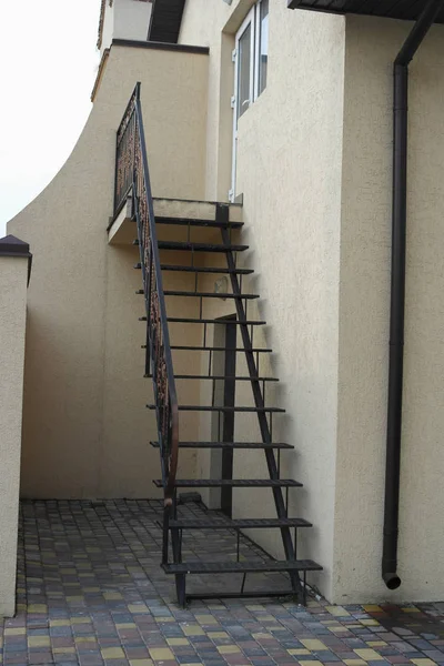 Металлическая Лестница Второй Этаж — стоковое фото