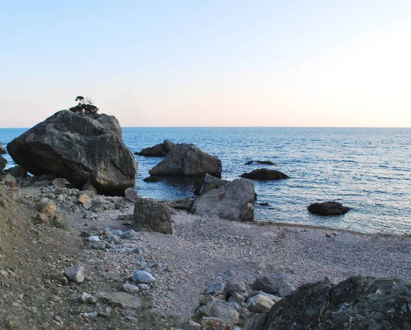 Havet Stranden Gjord Sten Bakgrund Blå Himmel Crimea Black Havet — Stockfoto