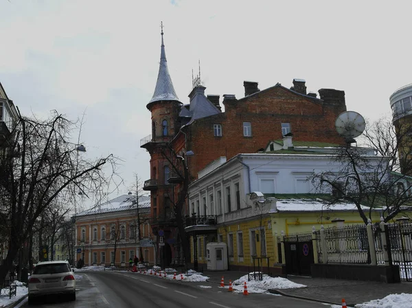 Casă Veche Europa Roșu Street Vedere Poarta Acces Kiev Ucraina — Fotografie, imagine de stoc