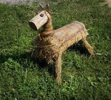  Ahşap oyuncak köpekler, on dokuzuncu yüzyılın oyuncakları anımsatan.