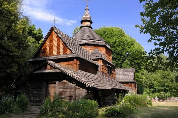 Gamla Ortodoxa Kyrkan Trä Ukrainska Kyrkan Artonhundratalet Sommar Landskap Solsken — Stockfoto