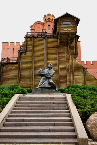 키예프 우크라이나 야로슬라프 게이트에 기념물 화창한 — 스톡 사진