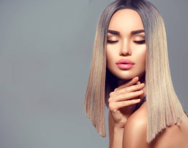 Moda saç modeli. Ombre boyandı saç. Perfe ile Güzellik Model kız
