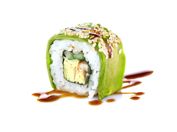 Sushi rouler sur fond blanc. Rouleau de sushi à l'anguille, tofu, légumes — Photo