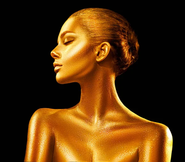 黄金の肌の女性の肖像画クローズアップ 休日の黄金の光沢のあるプロのメイクとセクシーな女性モデル ゴールデンメタリックボディ — ストック写真
