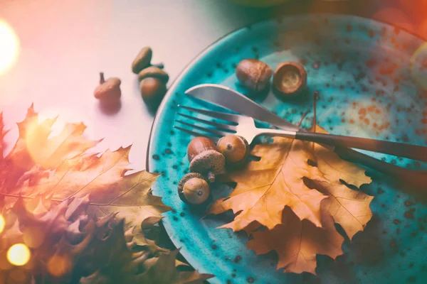 Acção de Graças. Férias mesa de jantar servido, decorado com brilhante — Fotografia de Stock