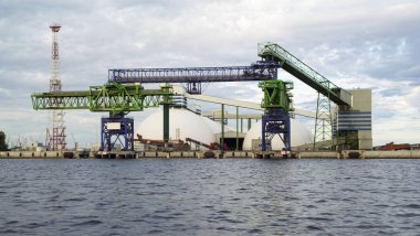 Akşam, Liman Panoraması. Riga, Letonya, Europe